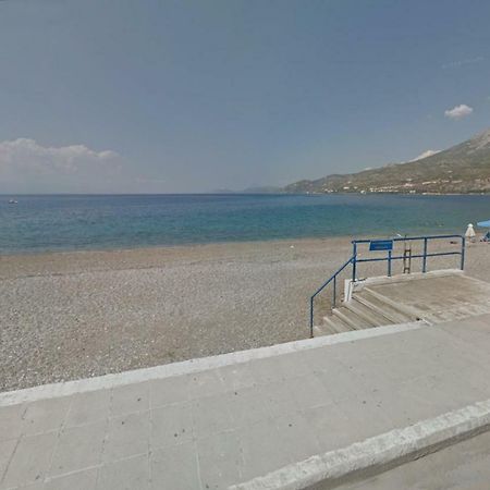 Loutraki Μοναδικής Θέσης Διαμέρισμα Στη Θάλασσα Eksteriør billede